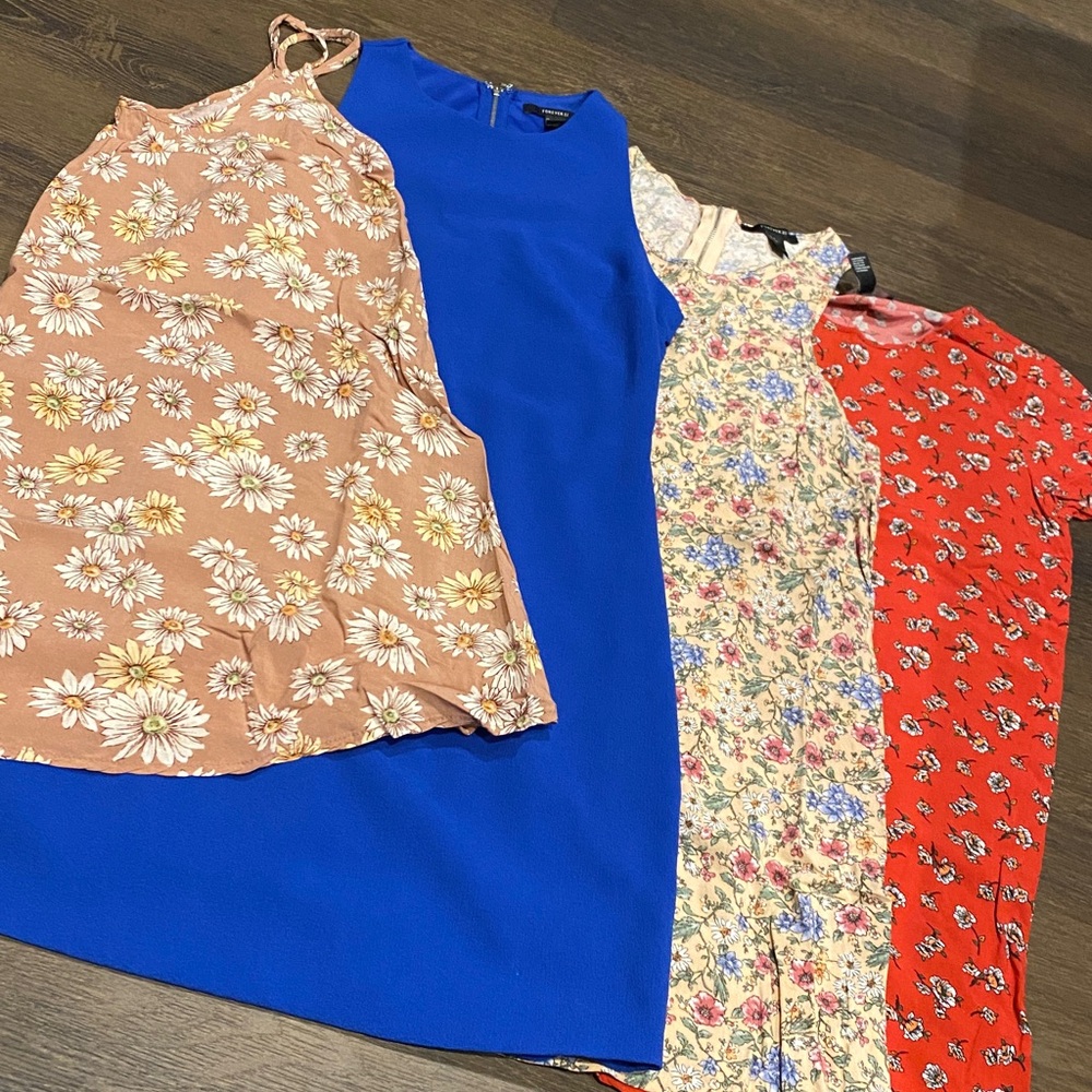 ‼️4 DRESSES‼️